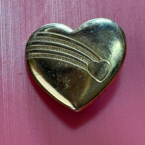 Vintage Variety Club Gold Heart Brooch - Picture 2 of 3